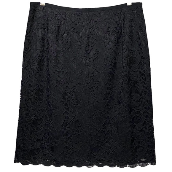 Maggy London Elegant Black Lace Mini Skirt - Picture 1 of 5